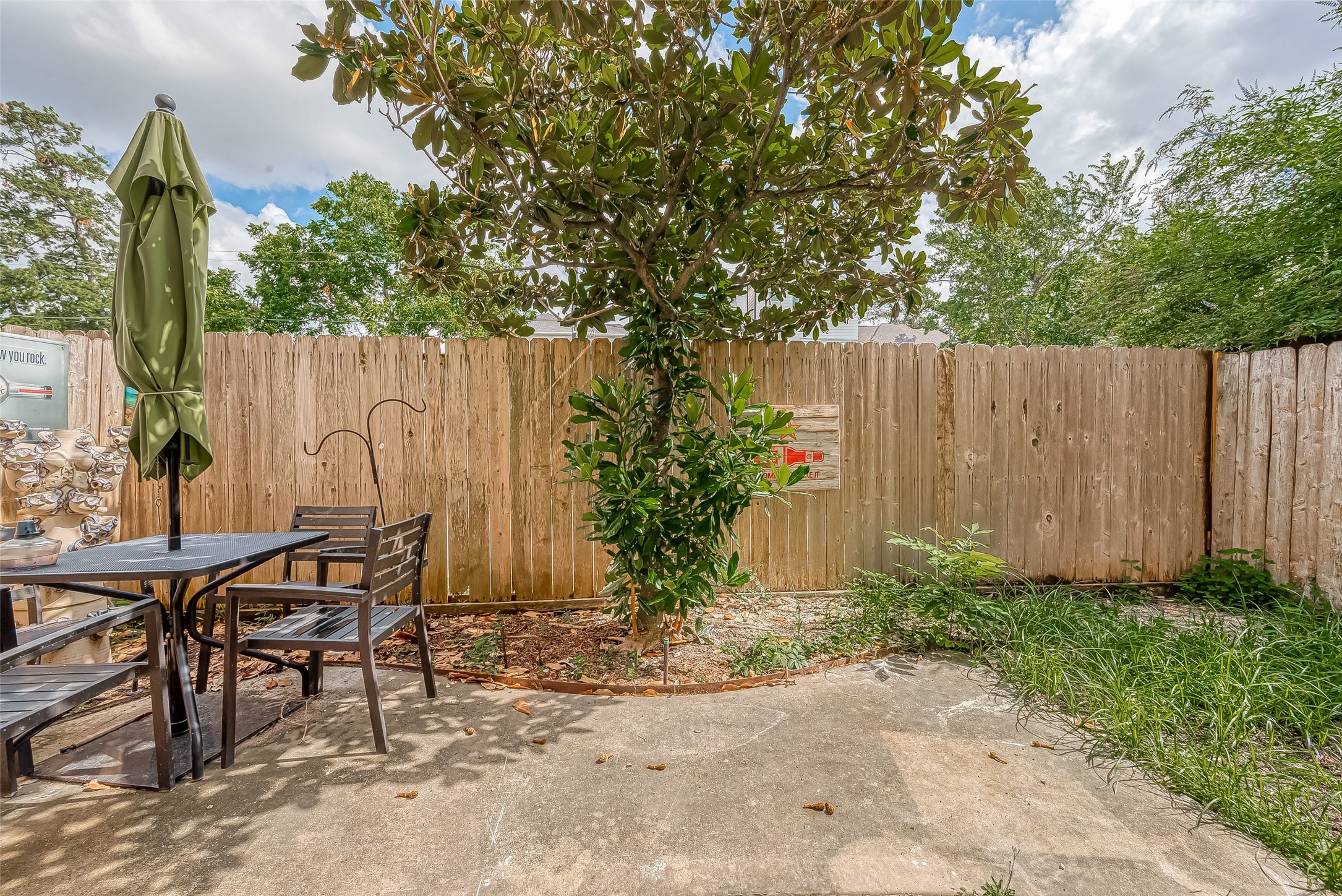 2150 Stacy Knoll Houston, TX 77008 - Photo 9 of 40 Patio