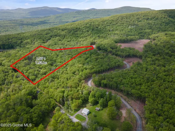 $300,000 | 3 Galway Road, Windham, NY 12496