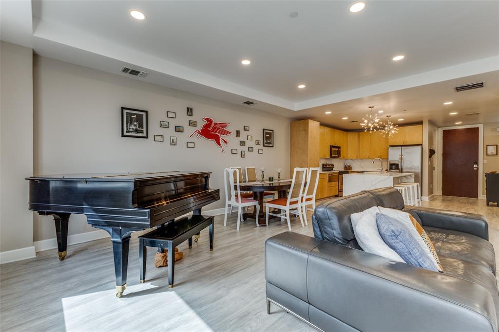 1505 Elm Street, Unit 1101 Dallas, TX 75201 - Photo 16 of 33