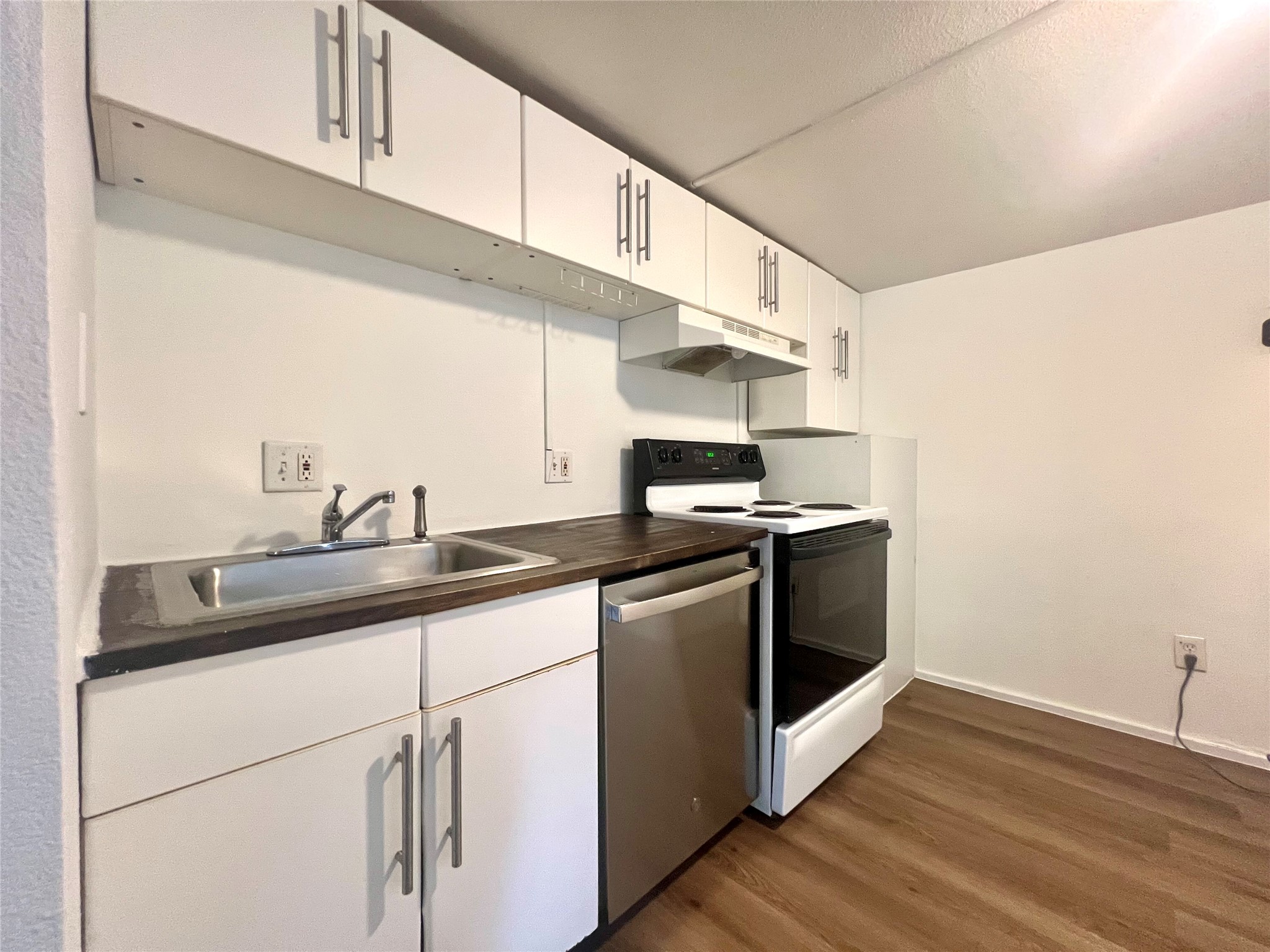 1036 East 43rd Street, Unit B Austin, TX 78751 - Photo 6 of 12