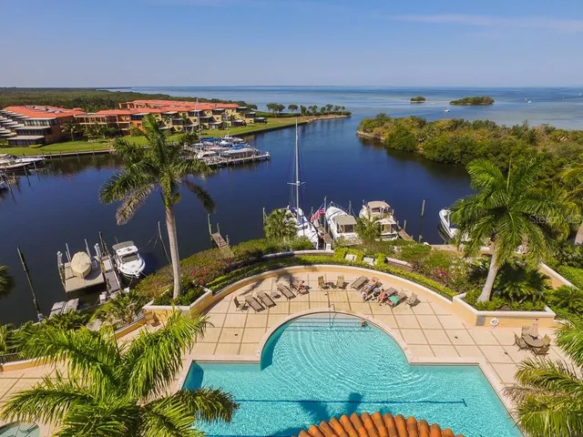 $1,100,000 | 3313 Sunset Key Circle, Unit 701, Punta Gorda, FL 33955