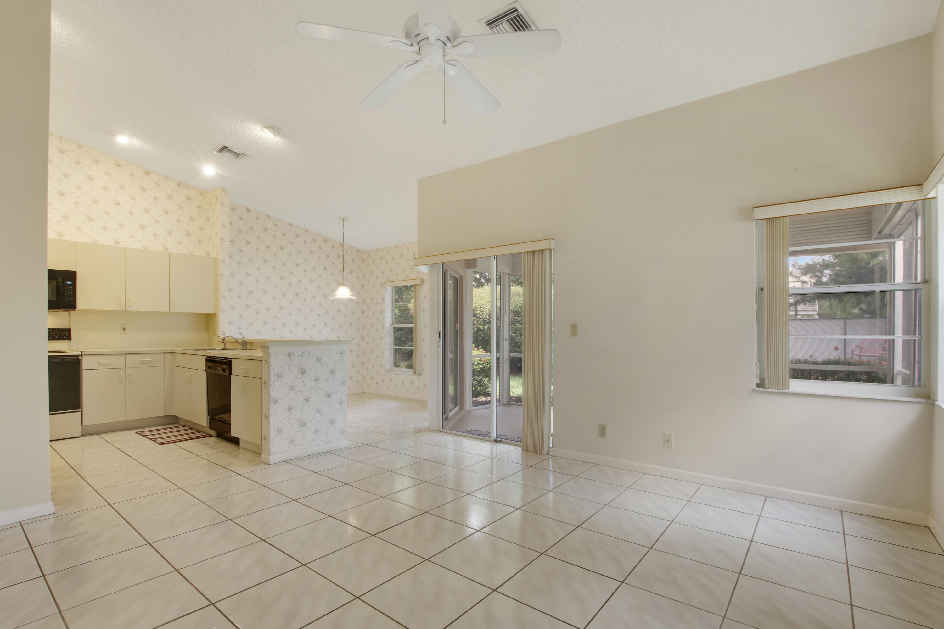 10001 Country Brook Road Boca Raton, FL 33428 - Photo 11 of 24 House1-76