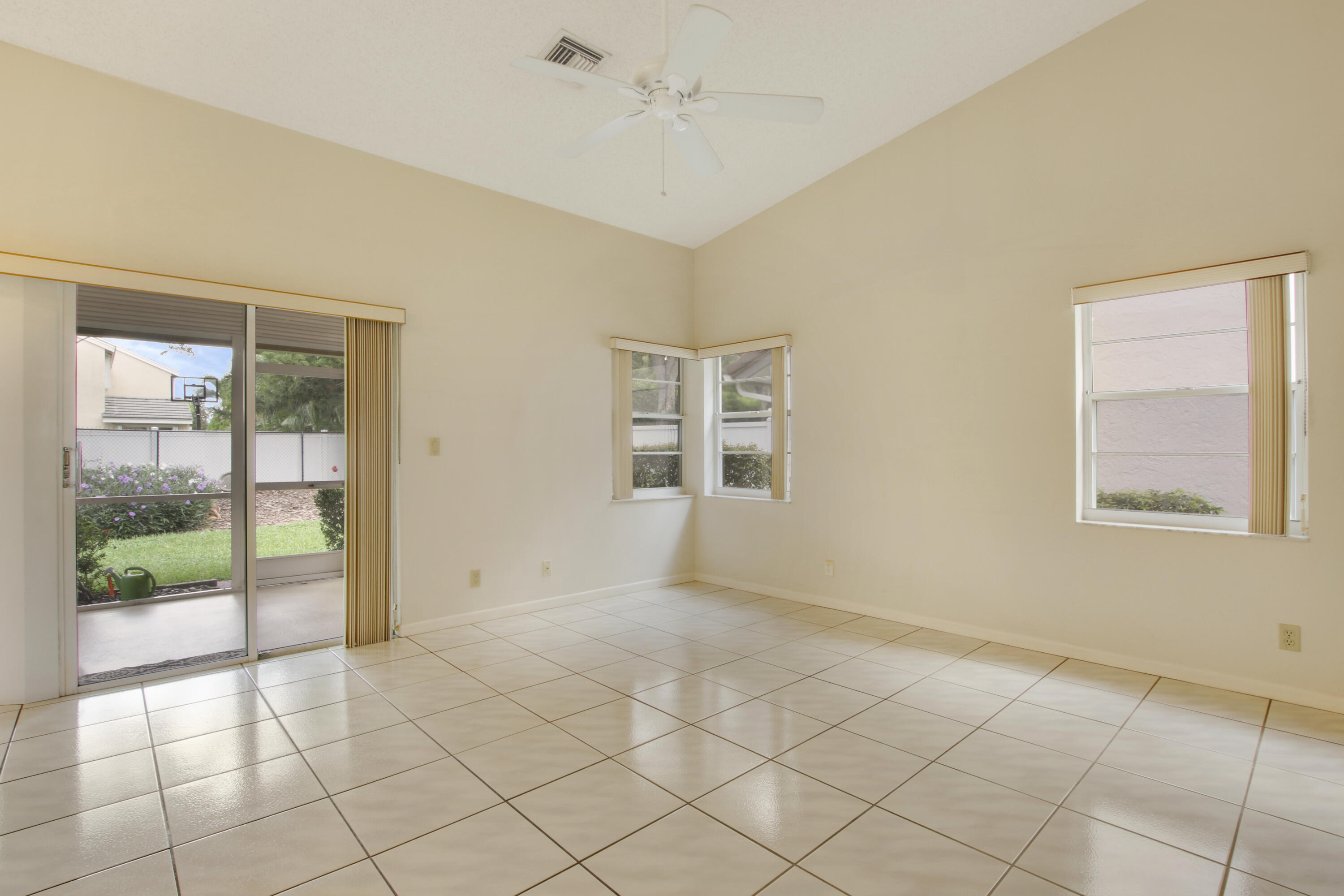 10001 Country Brook Road Boca Raton, FL 33428 - Photo 12 of 24 House1-75