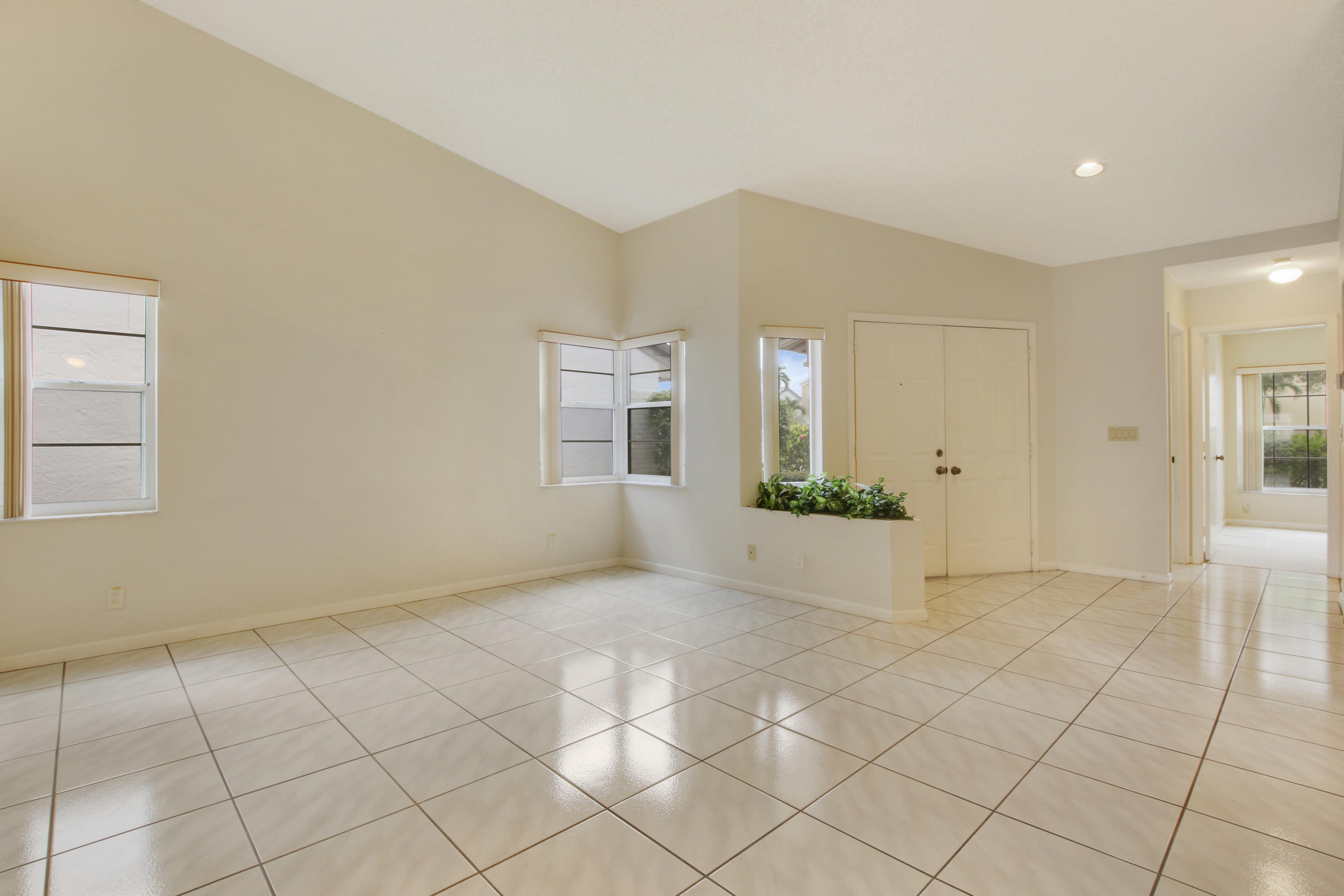 10001 Country Brook Road Boca Raton, FL 33428 - Photo 16 of 24 House1-71