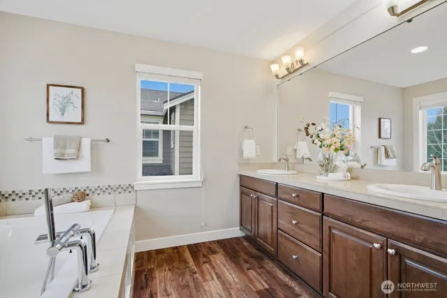 $1,436,000 | 11550 158th Avenue Northeast, Redmond, WA 98052