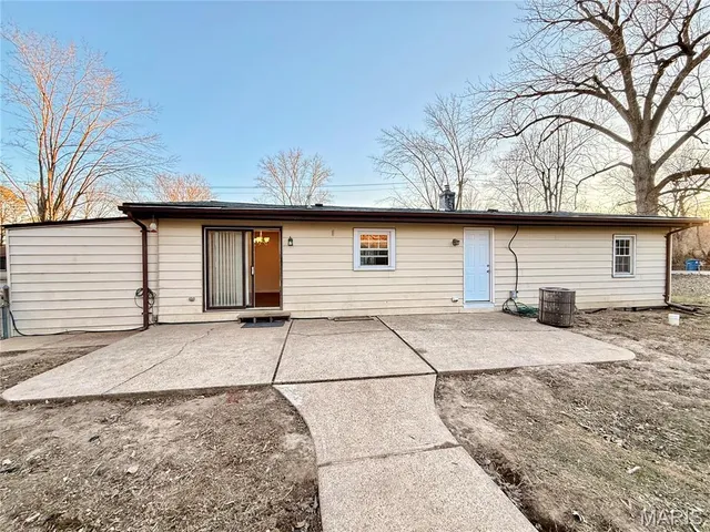 $194,900 | 2806 Hazel Drive, Arnold, MO 63010