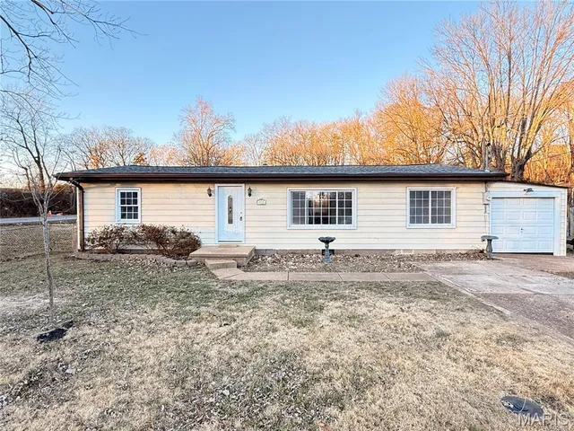 $194,900 | 2806 Hazel Drive, Arnold, MO 63010