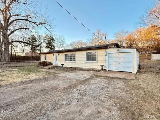 $194,900 | 2806 Hazel Drive, Arnold, MO 63010