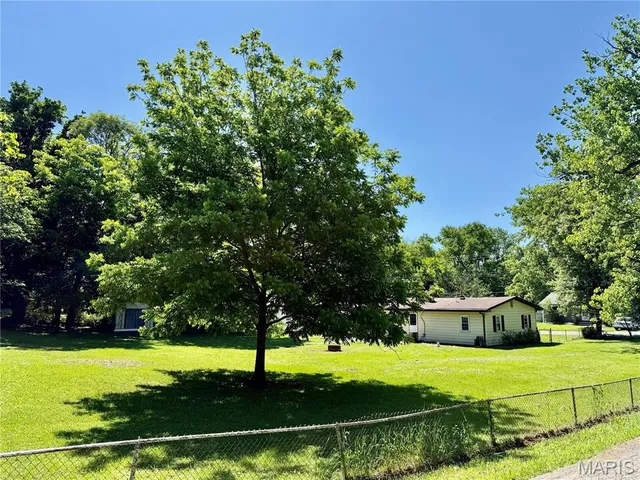 $194,900 | 2806 Hazel Drive, Arnold, MO 63010