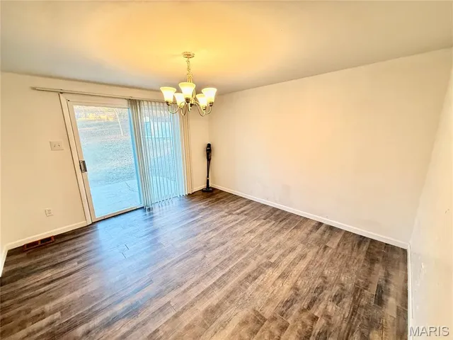 $194,900 | 2806 Hazel Drive, Arnold, MO 63010