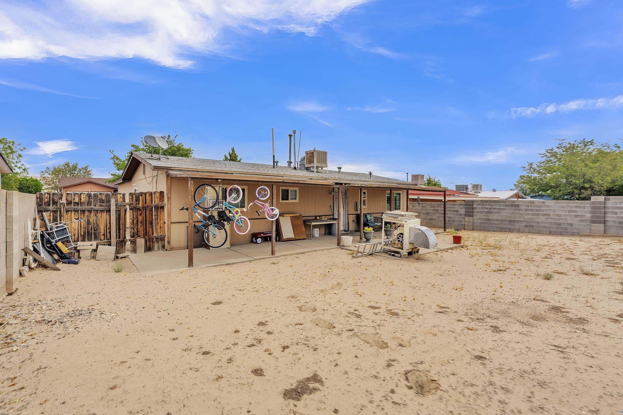 8812 Robby Avenue Southwest Albuquerque, NM 87121 - Photo 1 of 49 Gallery Image 1