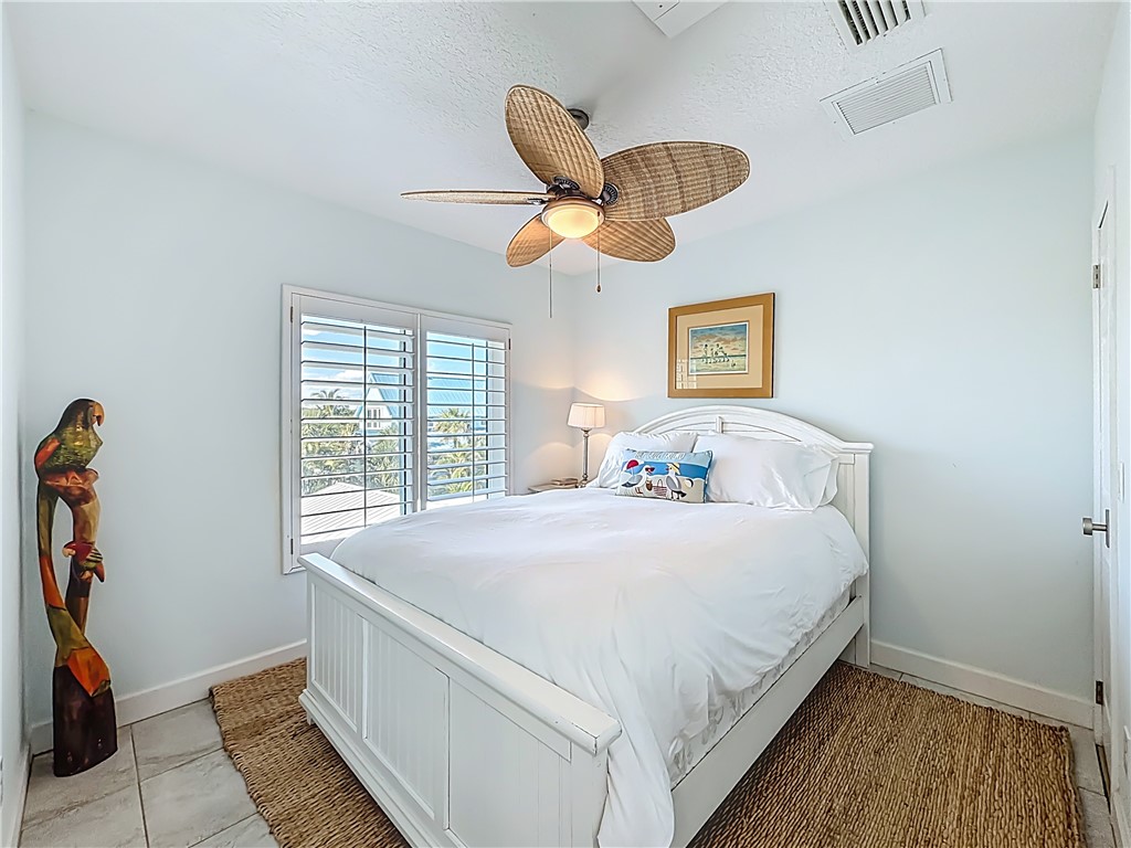 1810 East Sandpiper Road Vero Beach, FL 32963 - Photo 14 of 33