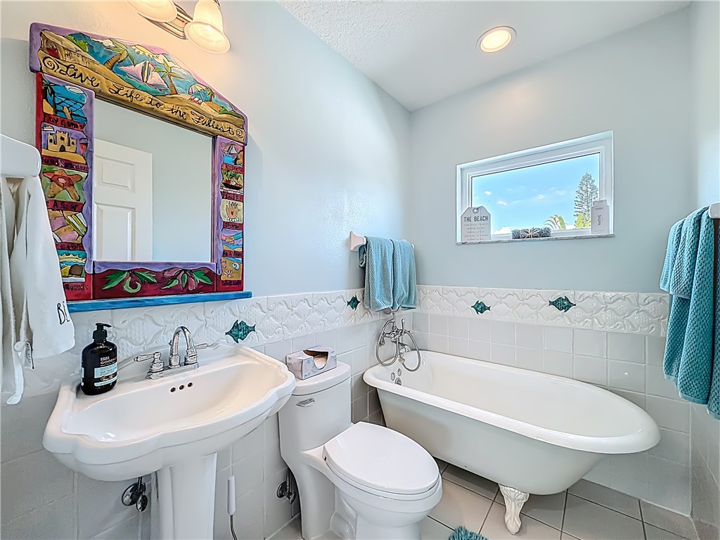 1810 East Sandpiper Road Vero Beach, FL 32963 - Photo 15 of 33