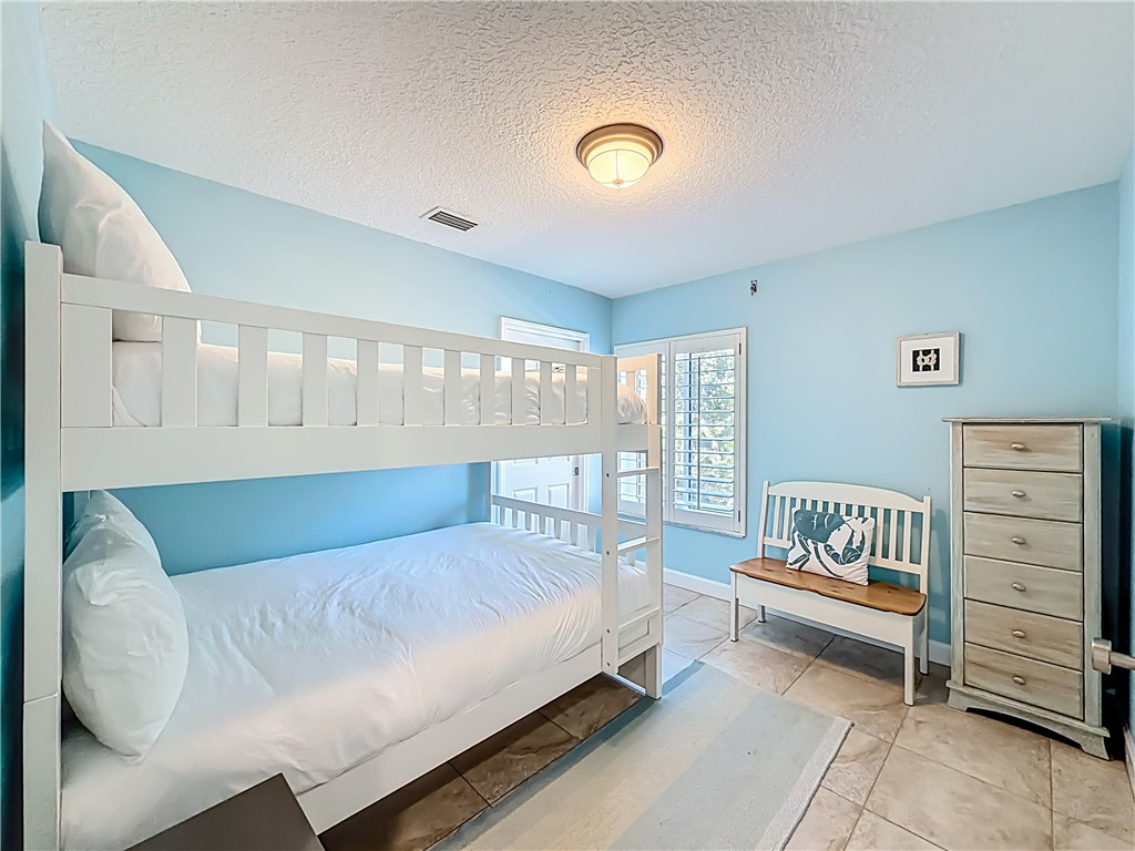 1810 East Sandpiper Road Vero Beach, FL 32963 - Photo 17 of 33