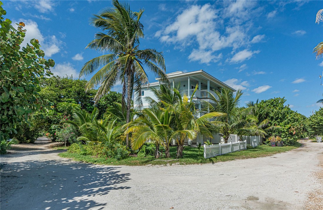 1810 East Sandpiper Road Vero Beach, FL 32963 - Photo 28 of 33