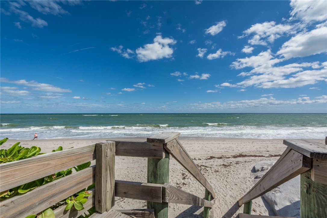 1810 East Sandpiper Road Vero Beach, FL 32963 - Photo 29 of 33