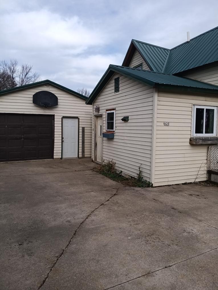 420 South Street Cashton, WI 54619 - Photo 5 of 16 Cashton roof angles