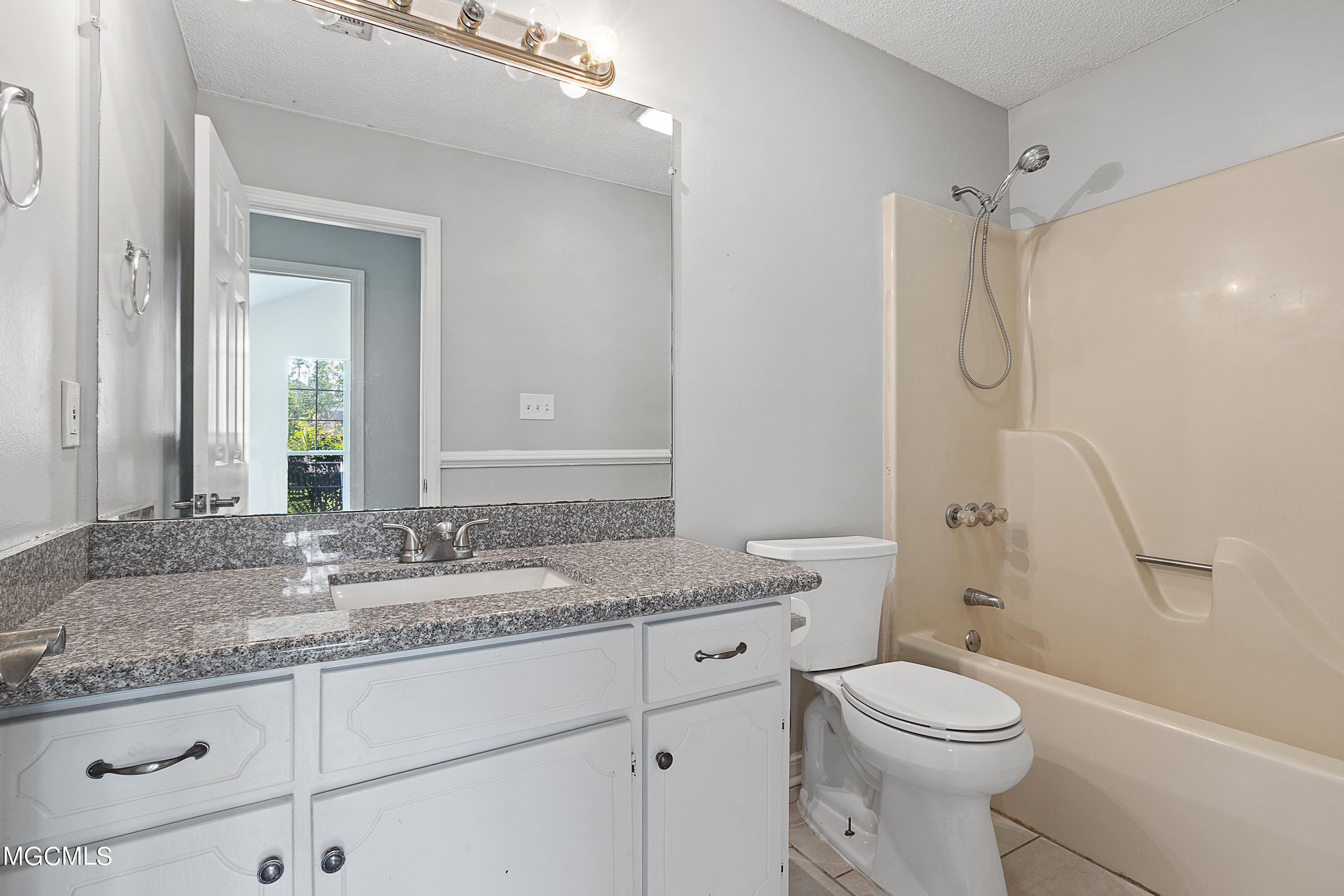21409 Crown Road Gulfport, MS 39503 - Photo 23 of 43 022