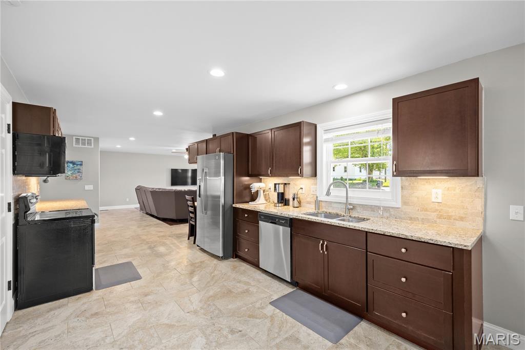 5701 Marine Road Alhambra, IL 62001 - Photo 8 of 31 Gallery Image 8