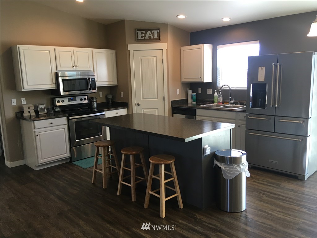 1174 Rd C Northeast Moses Lake, WA 98837 - Photo 2 of 24 Gallery Image 2