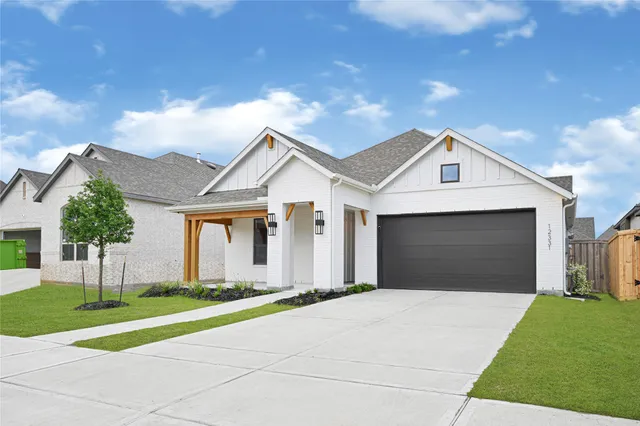 $3,000 | 12331 Palmetto Drive, Mont Belvieu, TX 77523