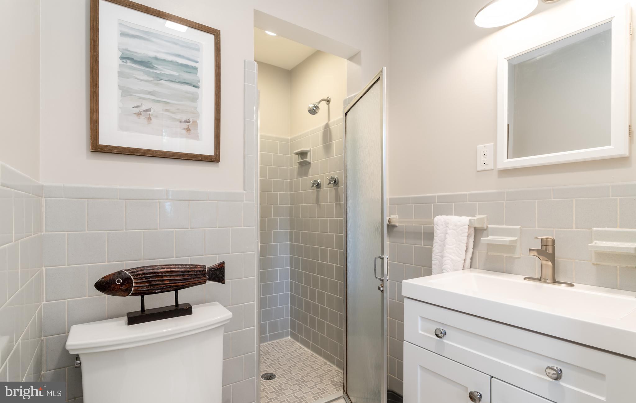 8528 Springman Street Alexandria, VA 22309 - Photo 11 of 29 Master Bathroom