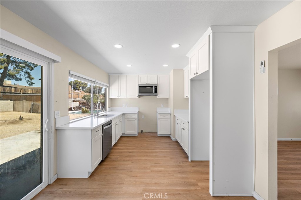 308 Forest Barstow, CA 92311 - Photo 5 of 17