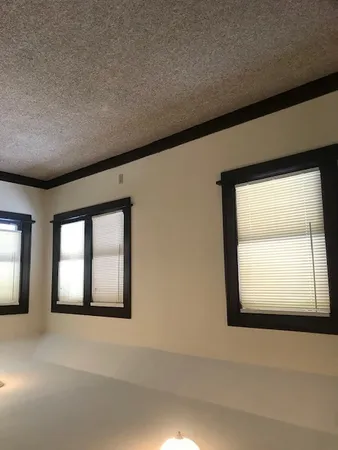 $2,750 | 630 North 1st Street, Libertyville, IL 60048
