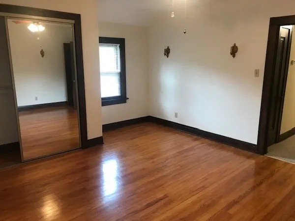 $2,750 | 630 North 1st Street, Libertyville, IL 60048