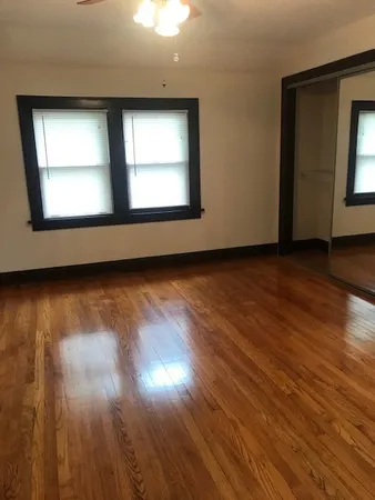 $2,750 | 630 North 1st Street, Libertyville, IL 60048