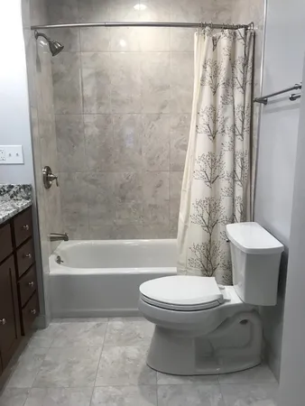 $2,750 | 630 North 1st Street, Libertyville, IL 60048