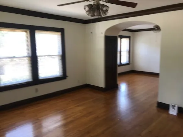 $2,750 | 630 North 1st Street, Libertyville, IL 60048