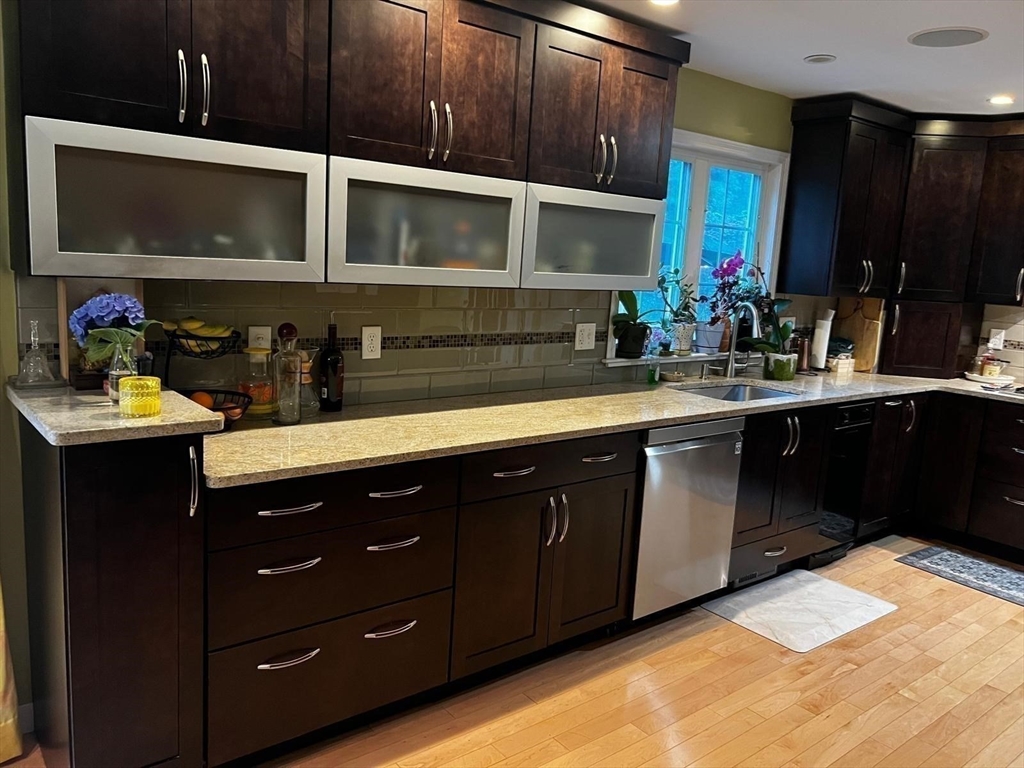 76 Stagecoach Road Holliston, MA 01746 - Photo 8 of 37