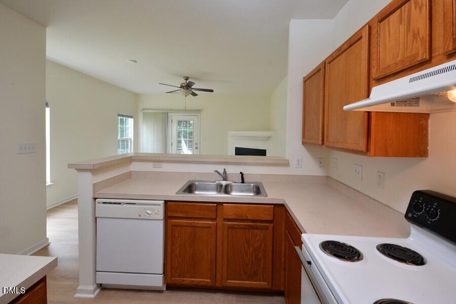 1326 Holly Grove Way Durham, NC 27713 - Photo 10 of 30 DSC_9095