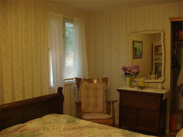 26 Harjean Road Billerica, MA 01821 - Photo 20 of 25 a bathroom with a sink and a mirror