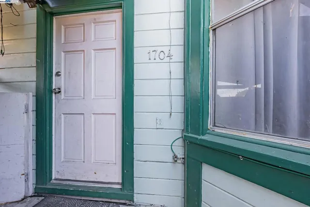 a view of a pathway of a house