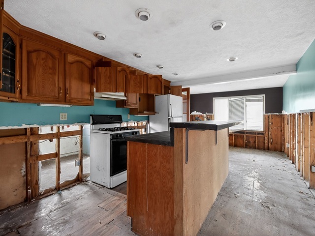 5801 Oak Crest Road Riverton, IL 62561 - Photo 4 of 8