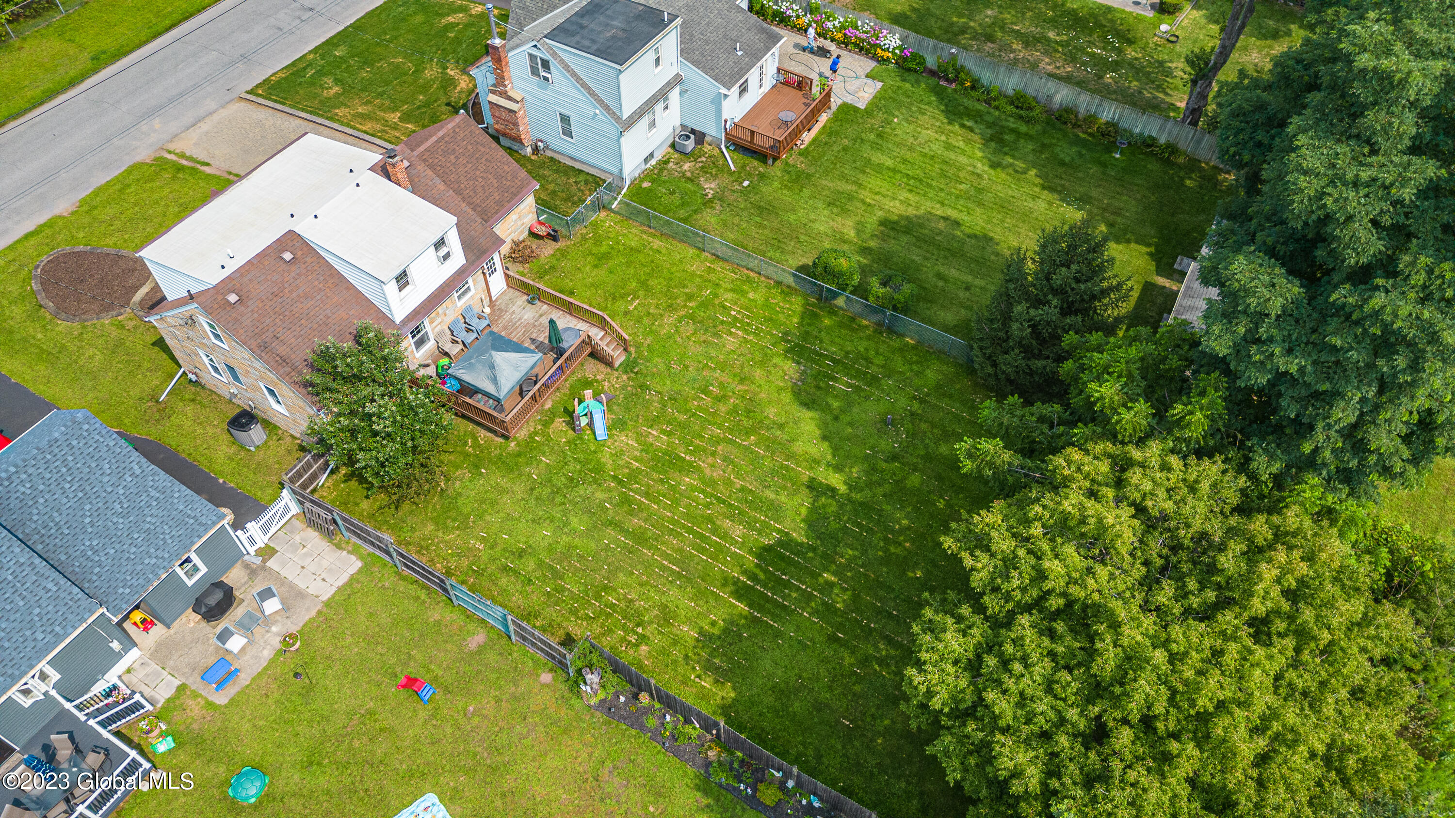 1026 Riggi Avenue Schenectady, NY 12303 - Photo 30 of 36 8AirYard 5