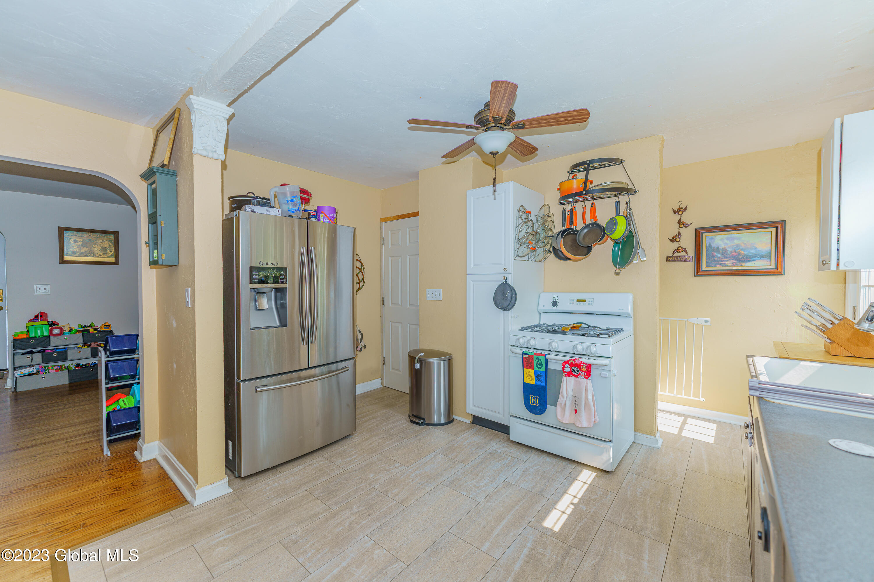 1026 Riggi Avenue Schenectady, NY 12303 - Photo 8 of 36 2KitchenDining 3