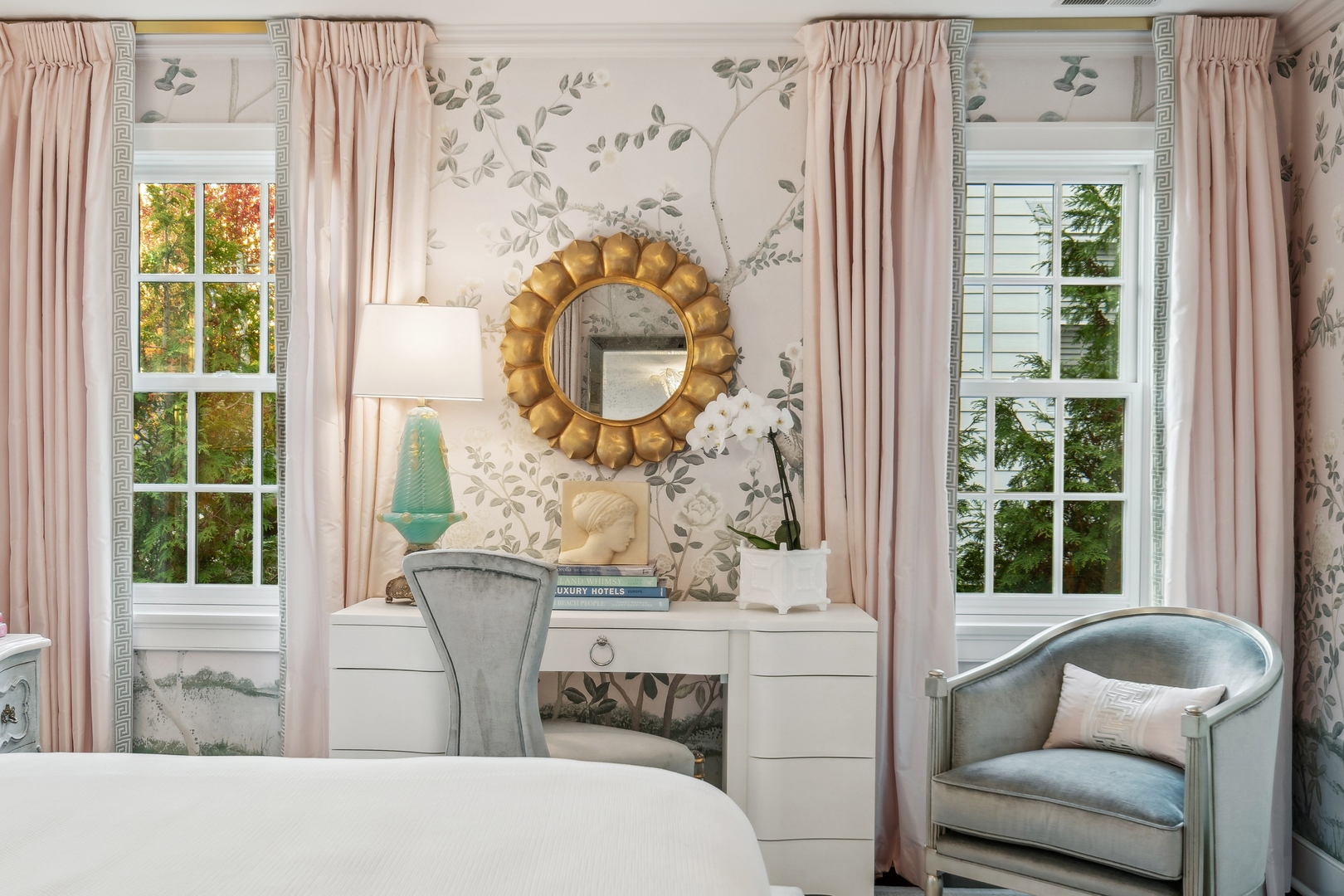 85 Sunset Place Lake Forest, IL 60045 - Photo 34 of 64 a living room with furniture and a window