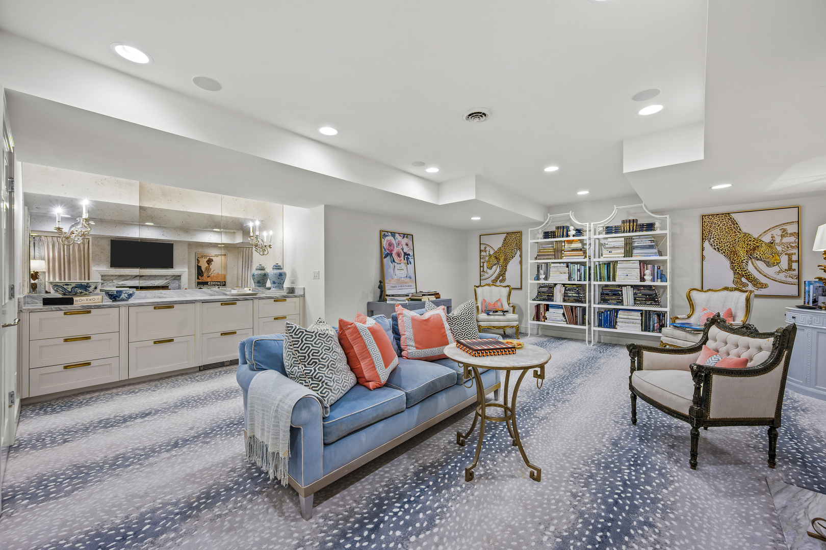 85 Sunset Place Lake Forest, IL 60045 - Photo 51 of 64 a living room with furniture and kitchen view