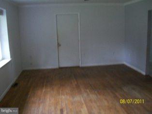 702 Kingfisher Road Deale, MD 20751 - Photo 5 of 11 Living Room