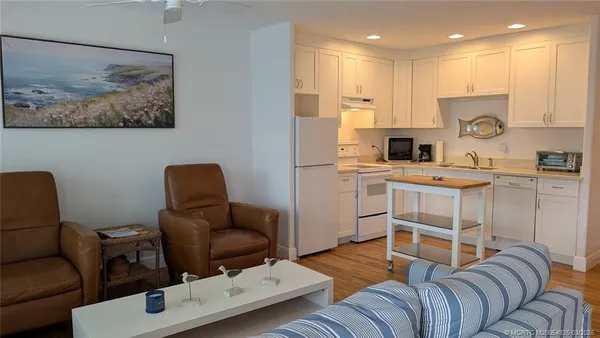$1,195 | 2929 Southeast Ocean Boulevard, Unit K7, Stuart, FL 34996