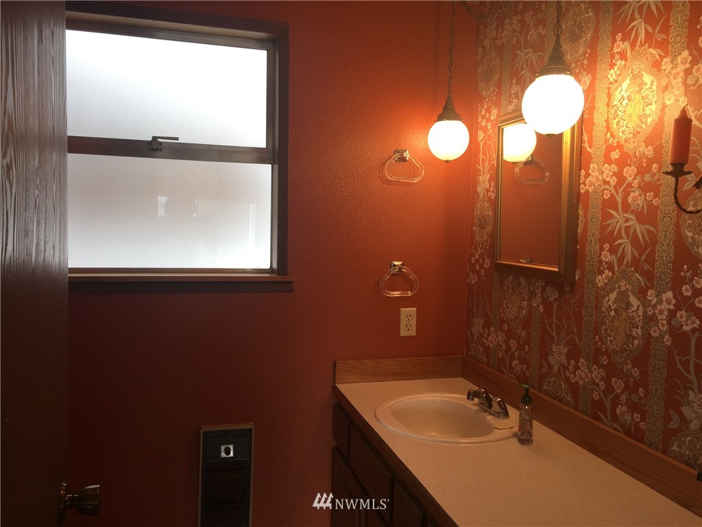 100 Lookout Way Chelan, WA 98816 - Photo 13 of 22