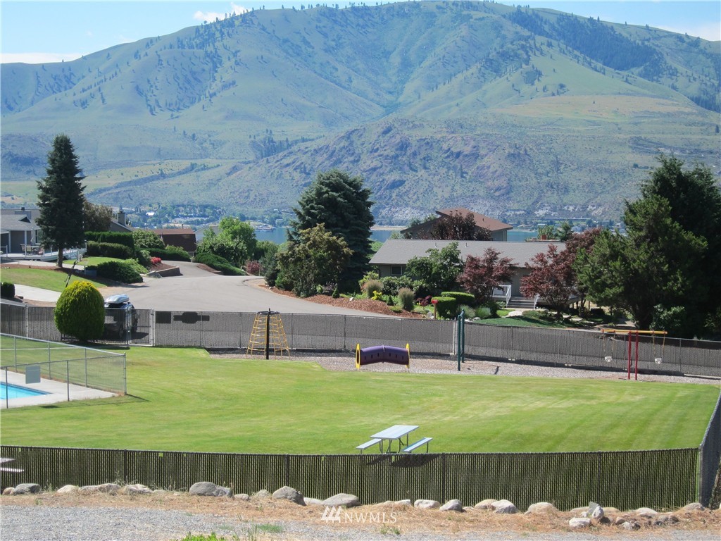 100 Lookout Way Chelan, WA 98816 - Photo 19 of 22