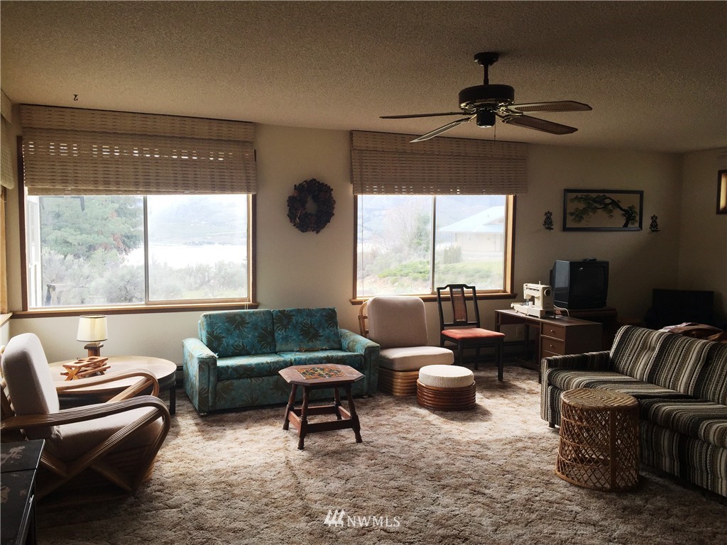 100 Lookout Way Chelan, WA 98816 - Photo 10 of 22