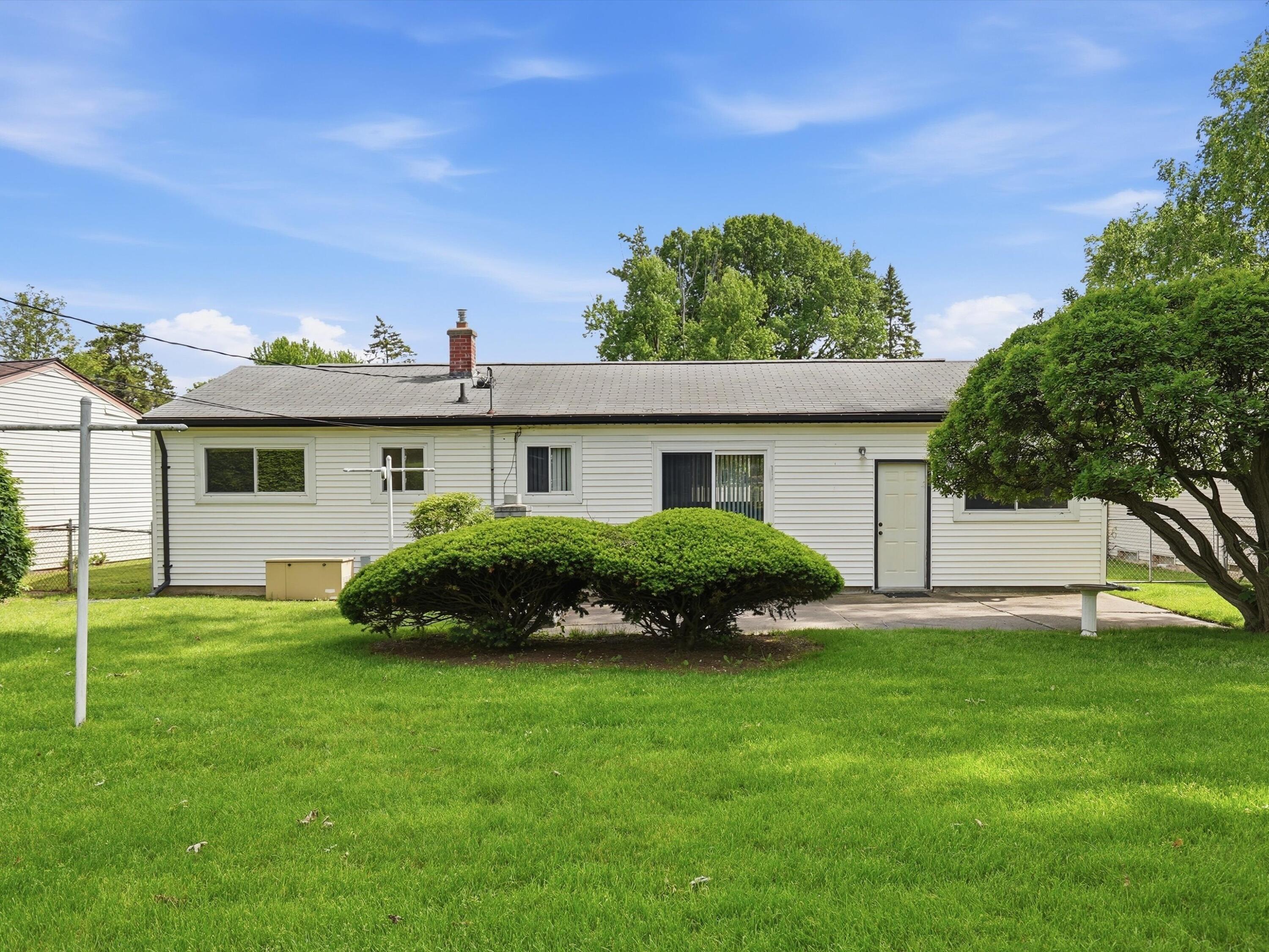 12641 Raleigh Drive Sterling Heights, MI 48313 - Photo 25 of 27 35-DSC02403