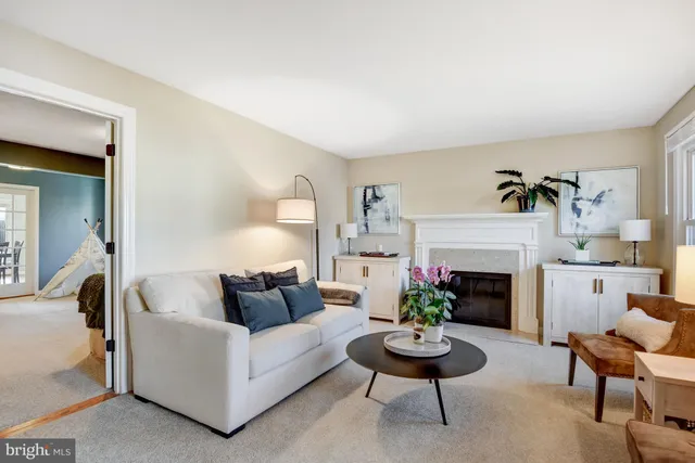 $775,000 | 13631 Ellendale Drive, Chantilly, VA 20151