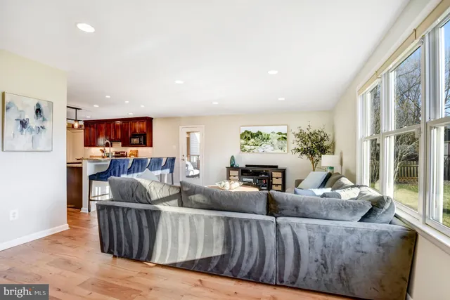 $775,000 | 13631 Ellendale Drive, Chantilly, VA 20151