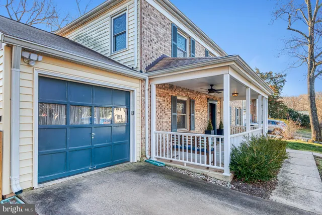 $775,000 | 13631 Ellendale Drive, Chantilly, VA 20151